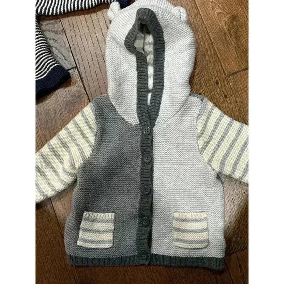 Lot Of 2 Baby Gap Sweaters 6-12 Months Neutral Gray Blue - Picture 7 of 13